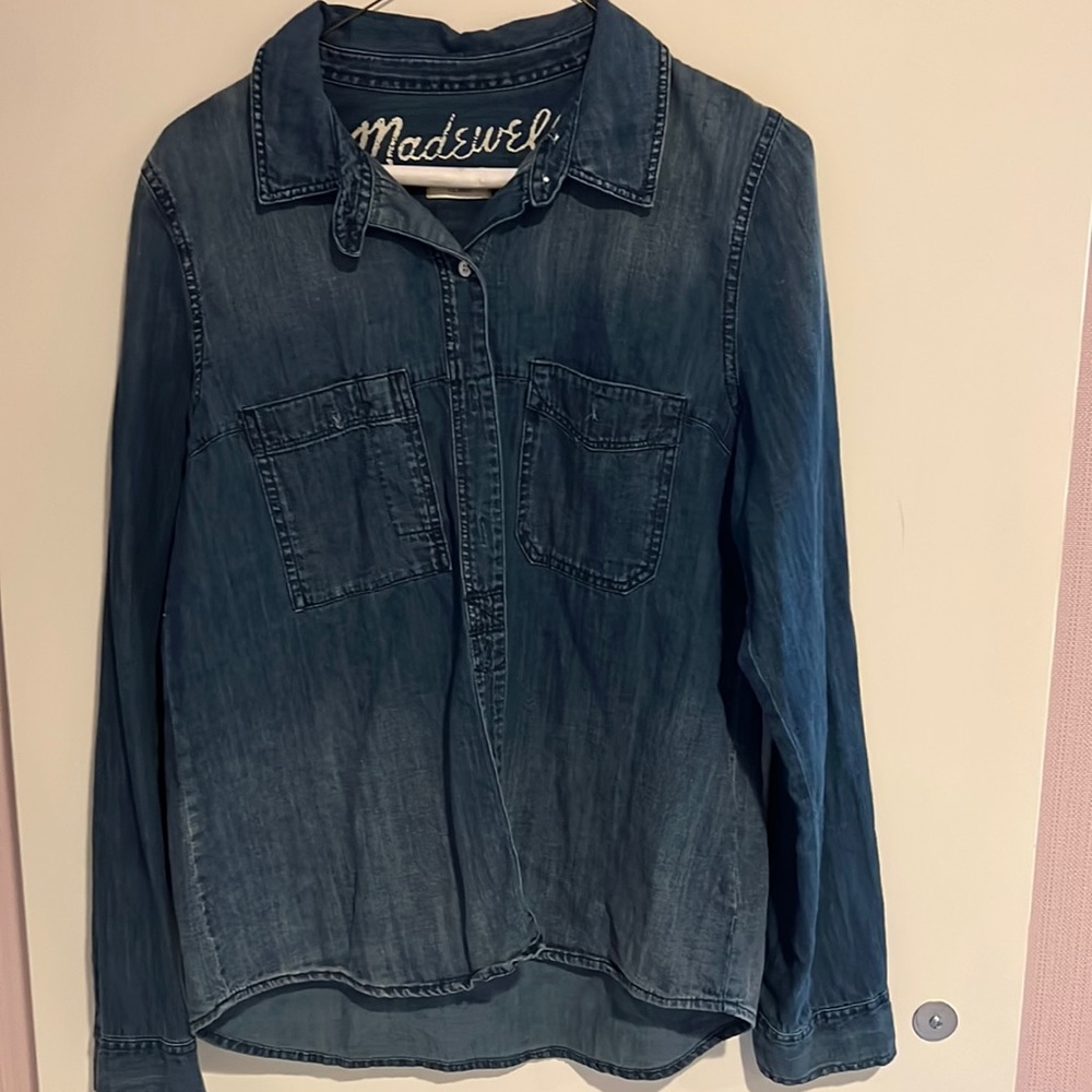 Lightly worn Jean button down long sleeve size Medium